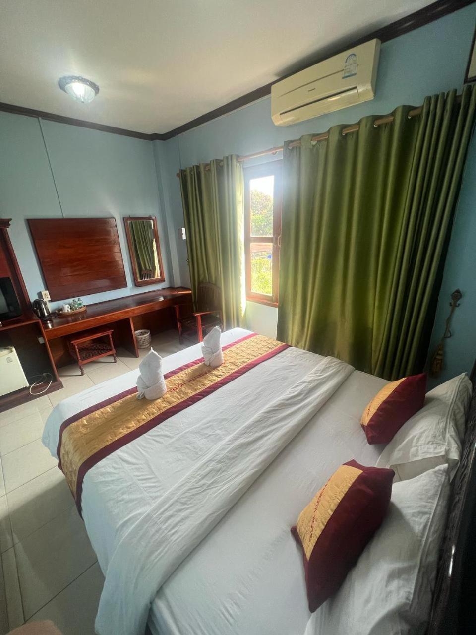 Khampaseuth Hotel Vangviang Kültér fotó